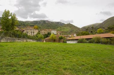 Zona de acampada - Las Escuelas - Ventrosa de la Sierra: Exterior  ventrosa-zona-de-acampada